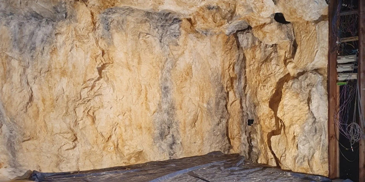 Décor grotte artificielle en faux rocher polyester – Poly Rock Concept Nice
