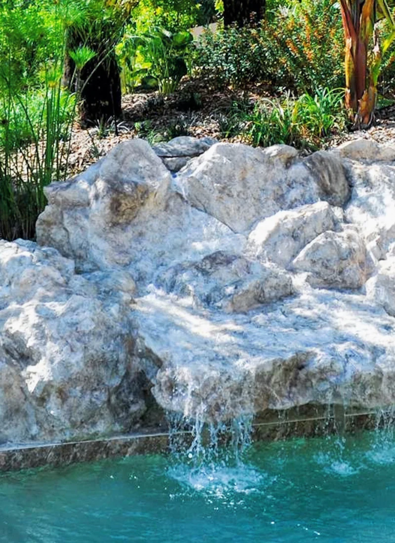 Cascade artificielle faux rochers résine polyester pour piscine