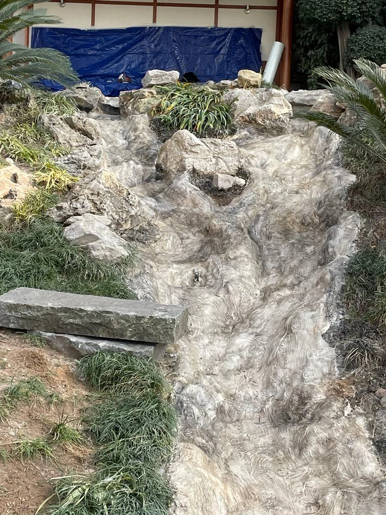 Faux rocher jardin rivière zen en rocher décoratif polyester – Saint-Jean-Cap-Ferrat