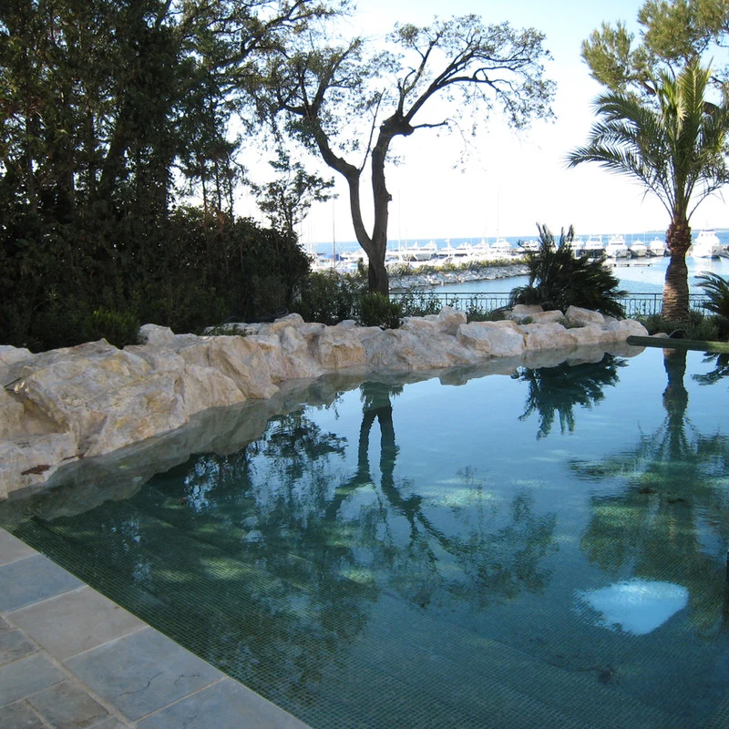 Rocher polyester extérieur abords piscine – Côte d'Azur